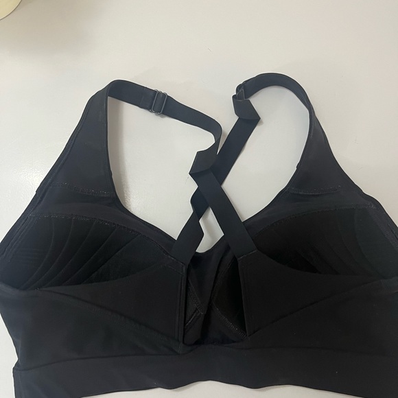 Under Armour Sports Bra | size M - Picture 2 of 3